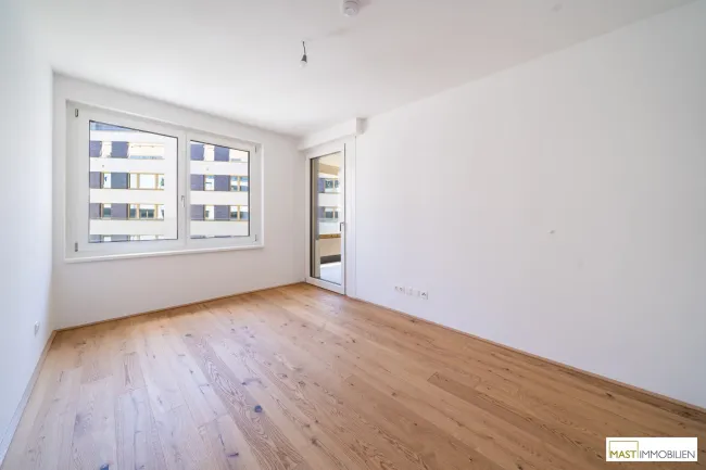 *Sofortbezug* Helle 2-Zimmer Wohnung mit Loggia im 5. Obergeschoss! - Bild