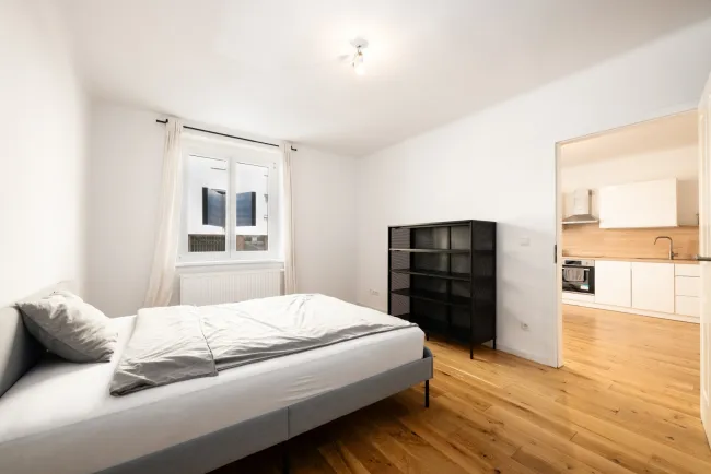 Hochwertig kernsaniert - 2 Zimmer - bereit für den Einzug! - Bild
