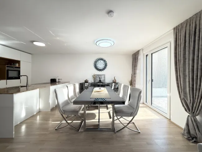 EFFIZIENTES WOHNEN FÜR FAMILIEN! NEUBAU im GRÜNEN aus 2022! - Bild