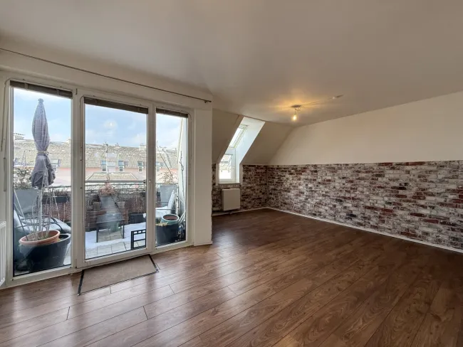 PERFEKT für junge FAMILIEN! Ruhige DG-Wohnung mit TERRASSE! - Bild