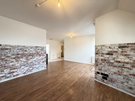 PERFEKT für junge FAMILIEN! Ruhige DG-Wohnung mit TERRASSE!