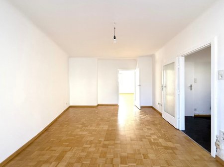 FREIER MIETZINS! WERTSTEIGERUNG durch SANIERUNG! Optimale 2-Zimmer-Wohnung für Paare oder Singles.