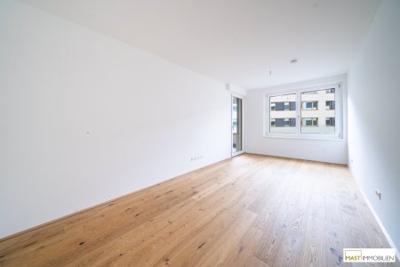 "Bezugsfertig" 3-Zimmer Wohnung mit großzügiger Freifläche im 5. Obergeschoss!