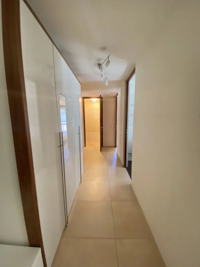 Ihr neues Zuhause in St. Anton im Montafon – Möblierte 3-Zimmerwohnung mit Balkon und zwei Tiefgaragenplätzen zu vermieten! - Titelbild