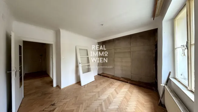 Sanierungsbedürftige 3-Zimmer-Wohnung in Baden – Ihr individuelles Wohnprojekt mit großem Potenzial! - Bild