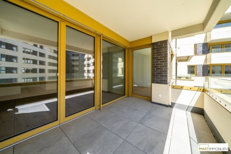 *Sofort Beziehbar* Helle 2-Zimmer Wohnung mit Loggia & Balkon im 4. Liftstock!