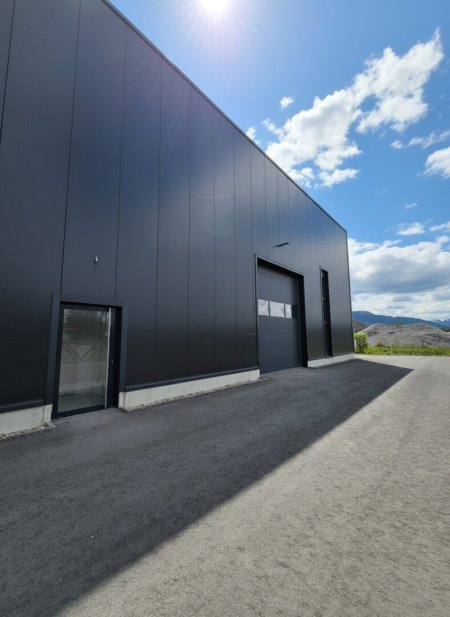 Ihr neuer Logistik-Standort am Millennium Park Lustenau: 557 m² große Lagerhalle zu vermieten!