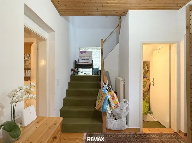 Treppe ins Obergeschoss
