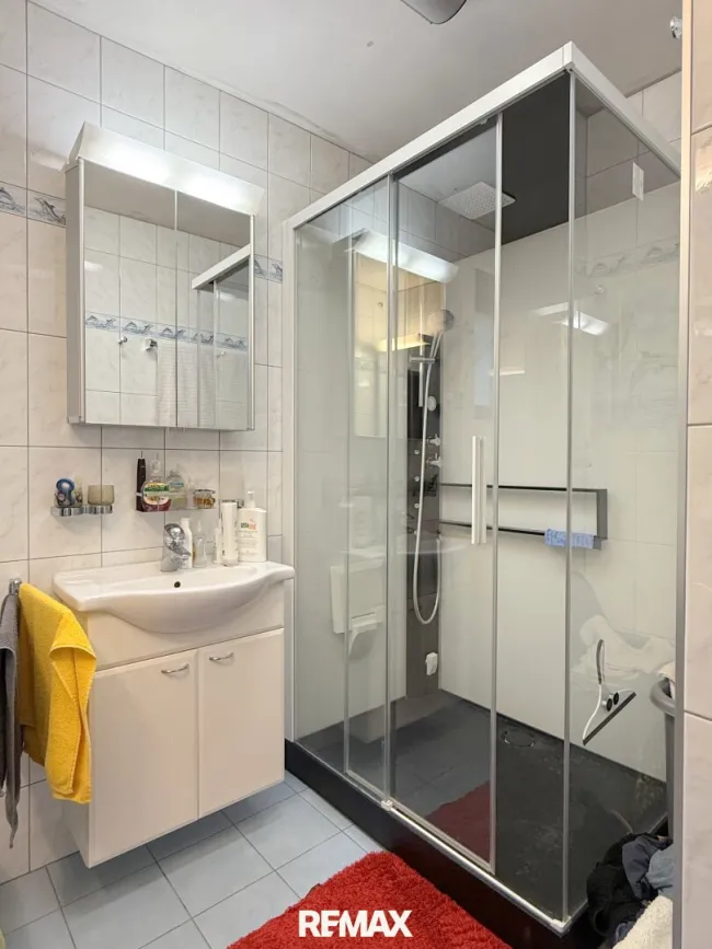 Erdgeschoss - Badezimmer