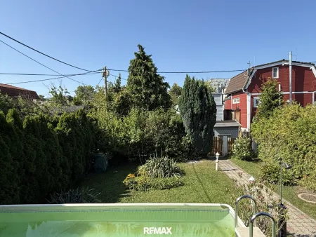 Garten mit Pool