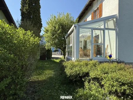 Garten mit Wintergarten