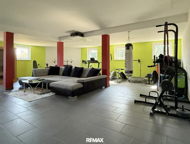 mit Fitnessraum