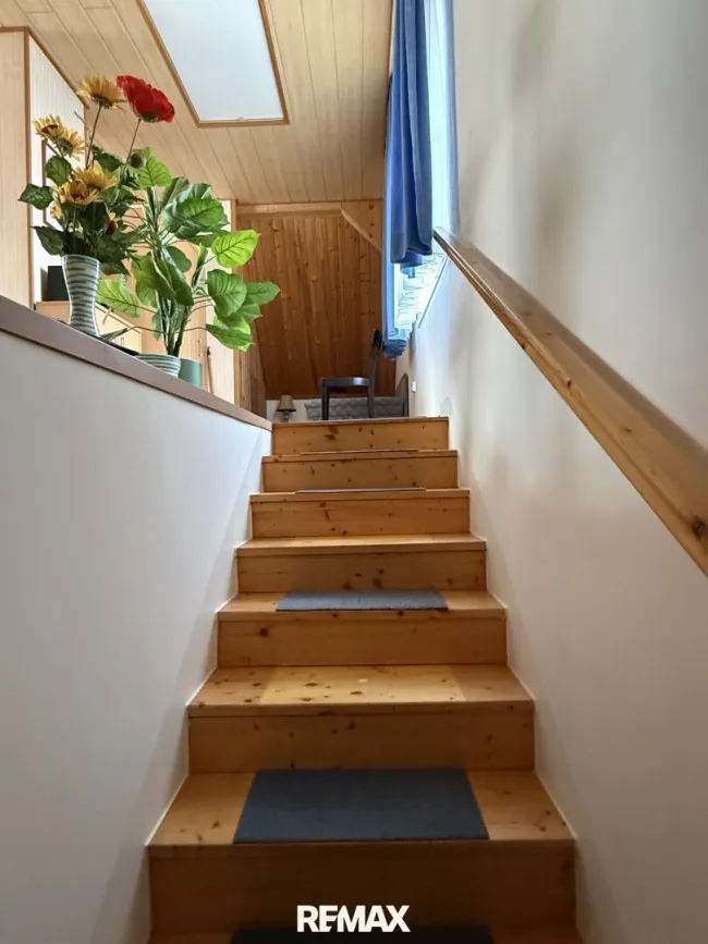 Treppe zum Obergeschoss