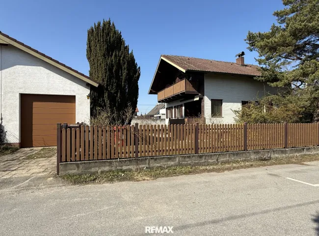 Garage und Haus