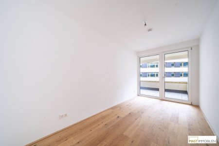*Erstbezug* 3-Zimmer Wohnung mit über 12qm Freifläche!
