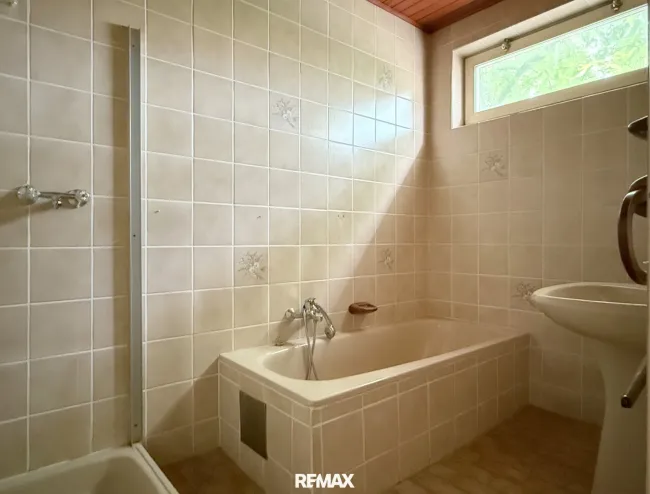 Erdgeschoss - Badezimmer