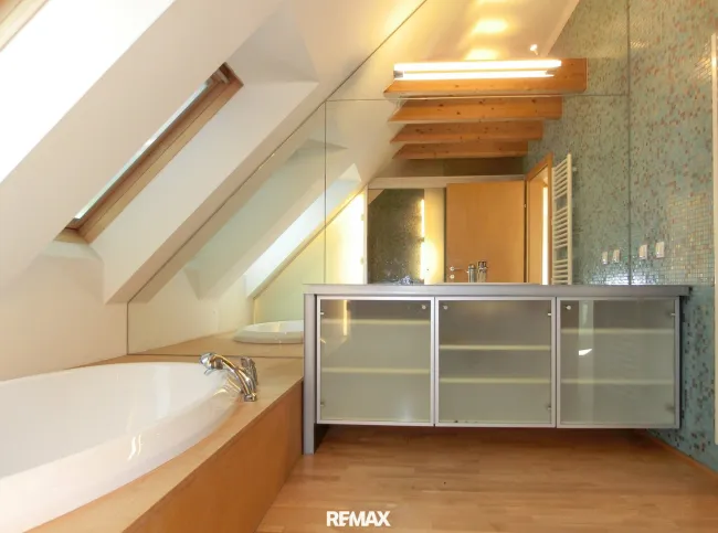 Master-Bathroom