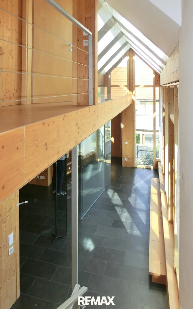 Blick von Treppe Dachgeschoss in Erdgeschoss