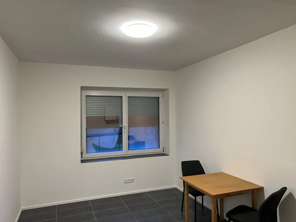 Hart bei Graz - Gepflegte Garconniere mit Gartenbenützung - Bild