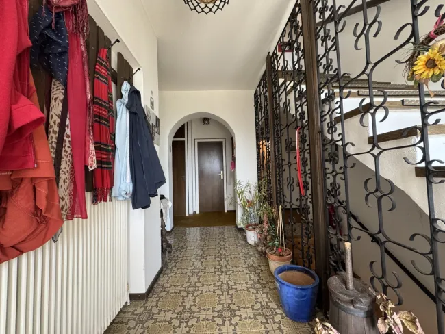Bad- Gleichenberg , Einfamilien- Mehrfamilienhaus ca. 222,76 m²s, 10 Zimmer, Grund 998 m² - Bild