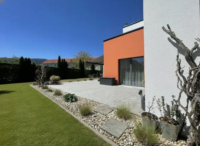 Nähe Hartberg - Pöllauberg - Designerhaus mit Panoramadachterrasse, zwei Wohneinheiten und Premium Garagenlösung Platz für 5 Autos - sehr interessant für Oldtimer oder Luxusautos - Bild