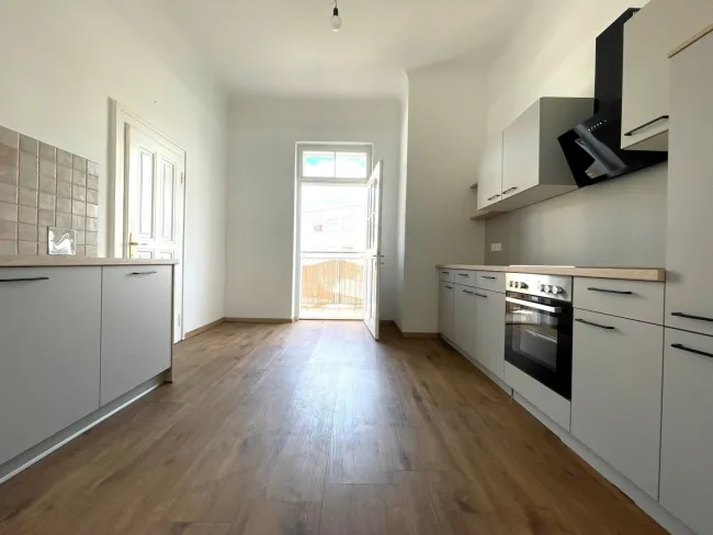 Keesgasse - großzügige 4 ZimmerAltbauwohnung mit Balkon! - Titelbild