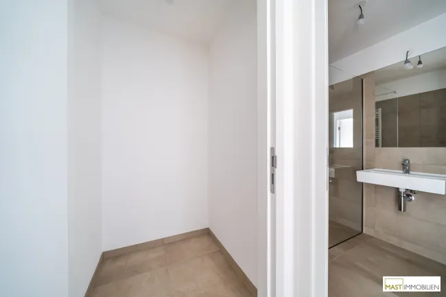 *Sofort beziehbar* 2-Zimmer Wohnung im 3. Liftstock! - Bild