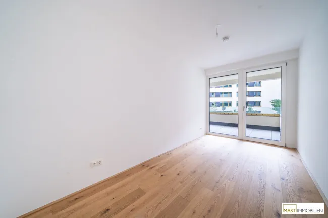 "Sofort Beziehbar" 3-Zimmer Wohnung mit südseitiger Freifläche - Titelbild