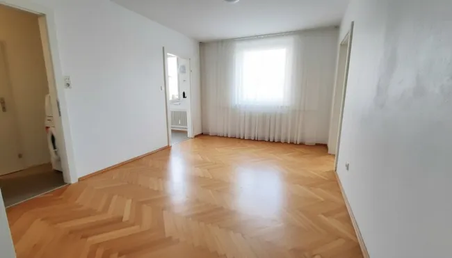 4- ZIMMER- ANLEGERWOHNUNG MIT EINER RENDITE ÜBER 5 %. - Bild