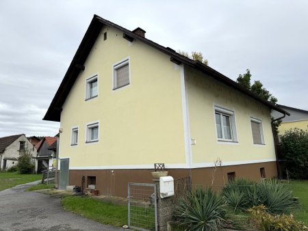 Einfamilienhaus mit großem Grundstück – auch für Landwirtschaft & Anleger interessant, Pferdehaltung