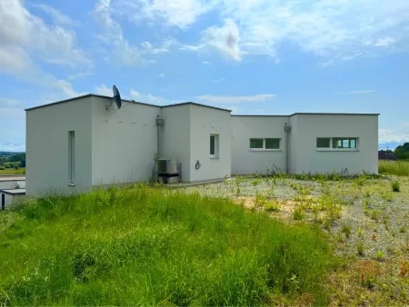 B O C K S D O R F - Sonniger Bungalow mit Panoramablick und Erstbezug!