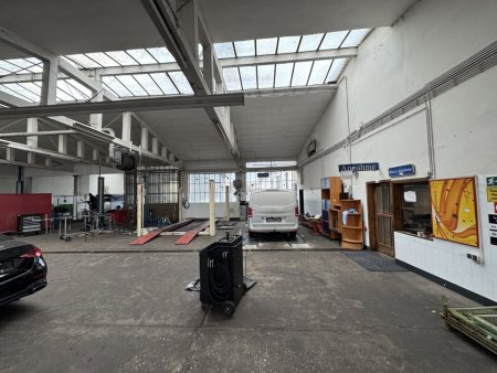 Anleger- und Bauträgerobjekt in Graz-Gries,Gewerbeareal mit Werkstätten, Werkshalle, Hallen, Büro- und Wohnflächen