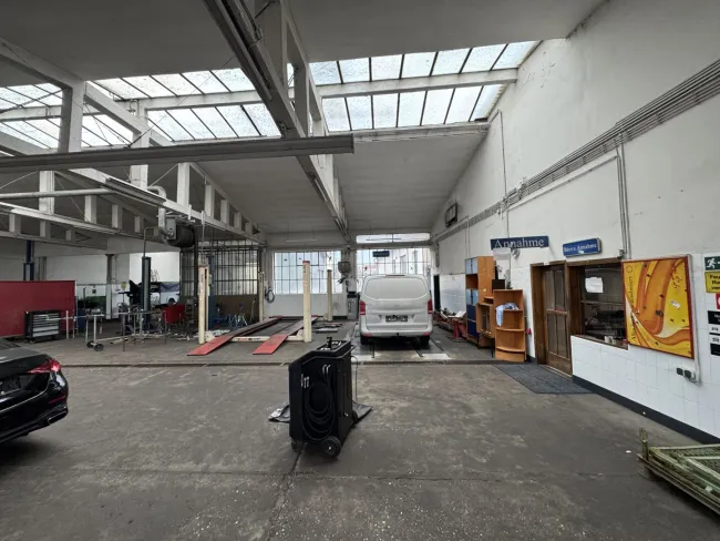 Anleger- und Bauträgerobjekt in Graz-Gries,Gewerbeareal mit Werkstätten, Werkshalle, Hallen, Büro- und Wohnflächen - Bild