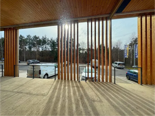 HARTBERG! Neuwertiges Mehrzweckgebäude in Bestlage direkt bei der Autobahnabfahrt mit großem Baugrundstück. - Bild