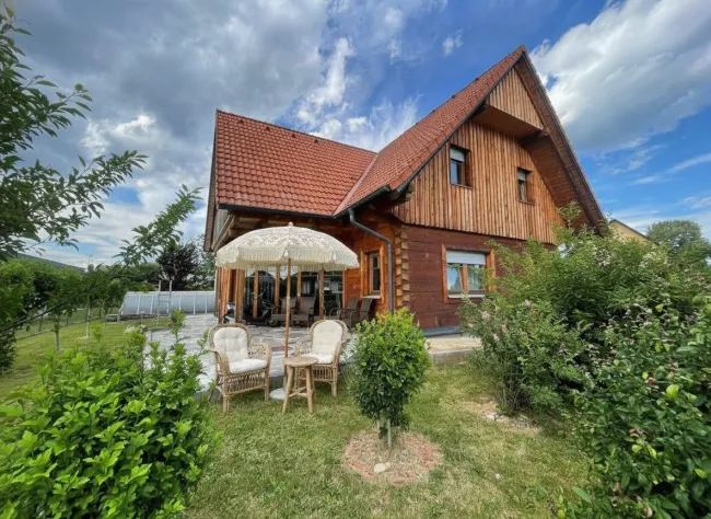 Obervogau - Charmantes Einfamilienhaus mit 4 Zimmern und einem 2ten kleinen Haus sowie Doppelcarport - vielseitig verwendbar! - Titelbild