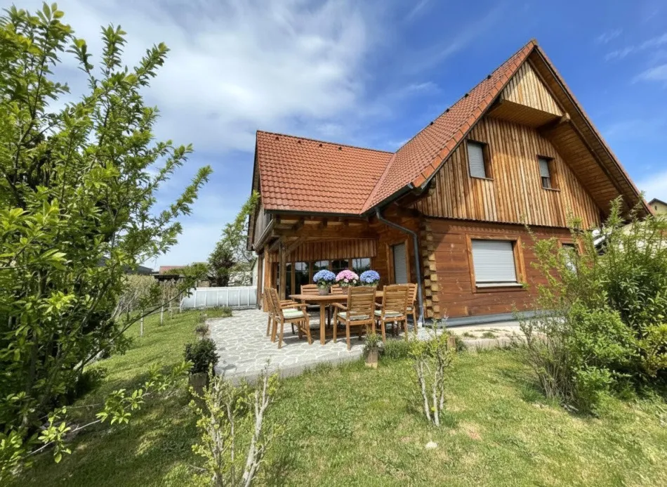 Obervogau - Charmantes Einfamilienhaus mit 4 Zimmern und einem 2ten kleinen Haus sowie Doppelcarport - vielseitig verwendbar! - Bild