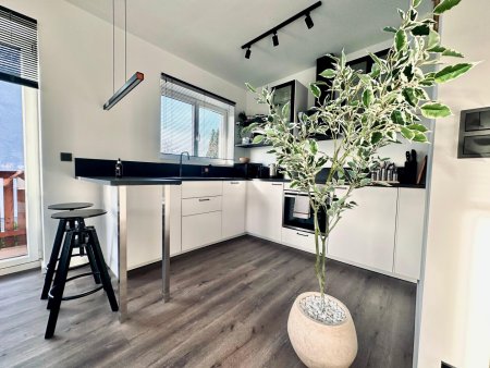 Kernsanierte Designerwohnung mit Westbalkon in begehrter Lage von Graz-Straßgang!