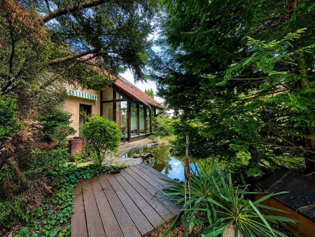 Familienidylle & Paradies in absoluter Ruhelage mit Pool, Wintergarten und Naturteich!