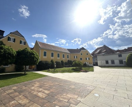 Vielseitige Liegenschaft mit Wohn-, Gastronomie- und Gewerbeflächen im Zentrum von Köflach – direkt neben der Kirche