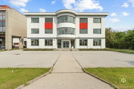 Bürofläche | Außergewöhnliches Objekt mit großem Potential zur Vermietung | Variante (2)