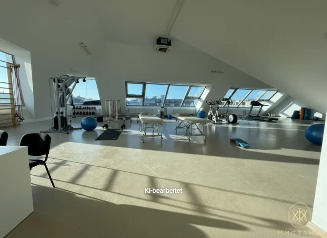 Therapieräume/ Pilatesstudio/ Atelier: Absolutes Lichtjuwel im Dachgeschoss zur Vermietung - Bild