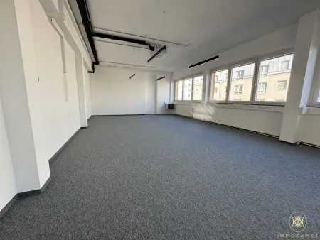 Erstbezug nach Renovierung | Großzügig angenehmes Büro im 3. OG