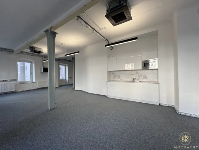 Großes, vielseitig nutzbares Büro im EG zu vermieten - Bild