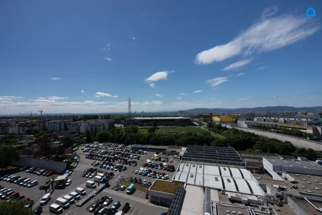 Wohnen im MySKY, ERSTBEZUG nach Renovierung, Helle 2 Zimmer, 14.OG Weitblick Richtung Süden Wiens - Bild