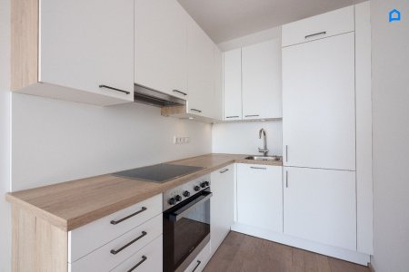Wohnen im MySKY, ERSTBEZUG nach Renovierung, Helle 2 Zimmer, 14.OG Weitblick Richtung Süden Wiens