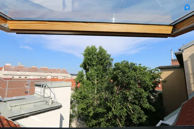Dachgeschoss Maisonette + Komplett sanierter Erstbezug+ Helle + ruhige + 3 Zimmer + Klimaanlage+ in renoviertem Jahrhundertwendehaus + 4.Liftstock+ Kellerabteil +U4 Friedensbrücke+ Augartennähe+ Donaukanal+ Straßenbahnlinen 5,33 Walleinsteinstraße - Bild