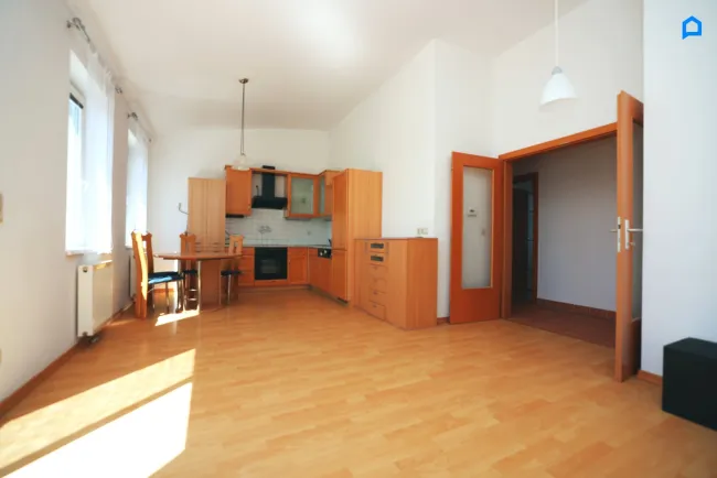 PENTHOUSE, hell, 2 Zimmer + 2 Terrassen u. Autoabstellplatz, S-BAHN , ca. 34 Minuten zum Praterstern. hohe Räume bis 3,40m! - Bild