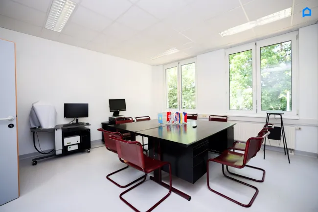 +Modernes Büro 545m² (oder auf 2x270m² teilbar) , 15-20 Räume insgesamt möglich, Teeküche, Toiletten, optionale PKW Stellplätze, optionaler Keller+ - Titelbild