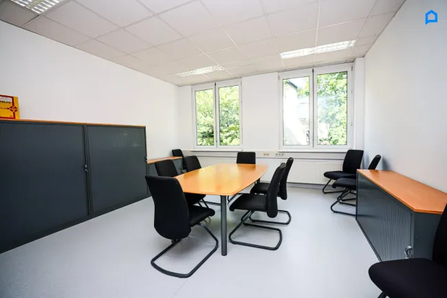 +Modernes Büro 545m² (oder auf 2x270m² teilbar) , 15-20 Räume insgesamt möglich, Teeküche, Toiletten, optionale PKW Stellplätze, optionaler Keller+ - Bild
