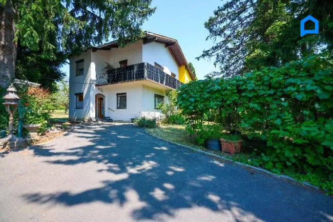 Einfamilienhaus, Zentrumsnähe mit Grünruhelage – Baugrundstück mit Entwicklungspotenzial - 1540m² Grund- für Bauträger- Familien - Investoren - Titelbild